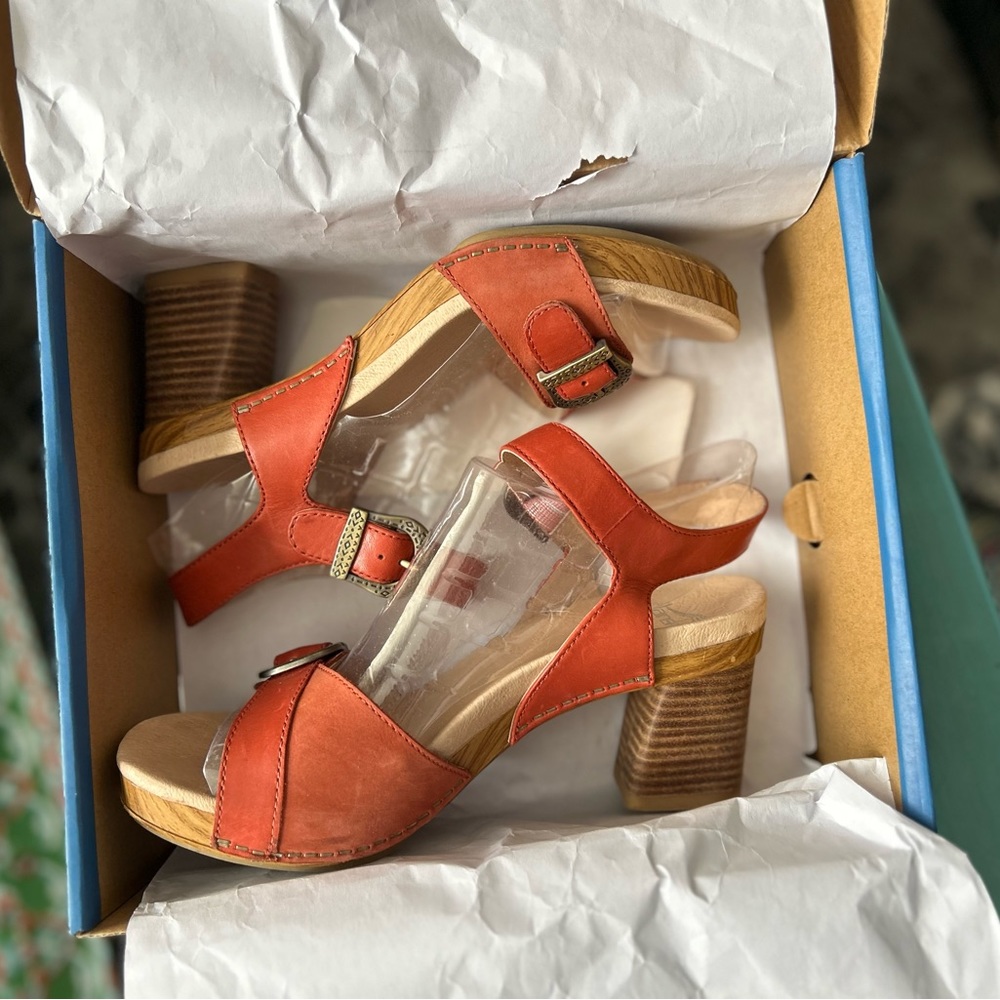 Dansko, Anna burnished, calf, high heeled sandals, coral size 7
